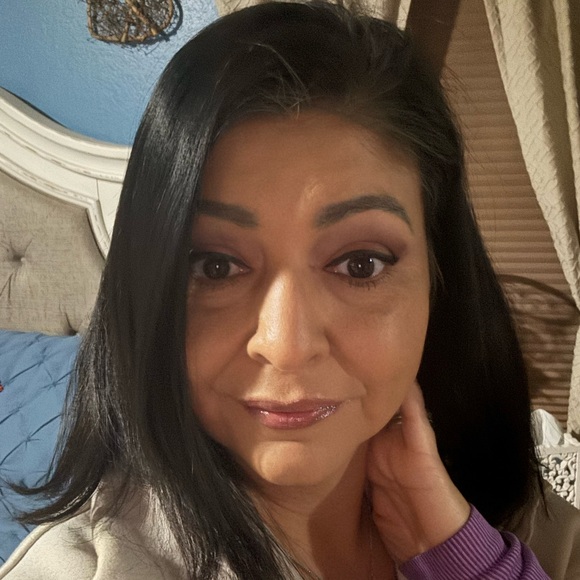 Meet your Posher, Sally - Picture 2 of 2